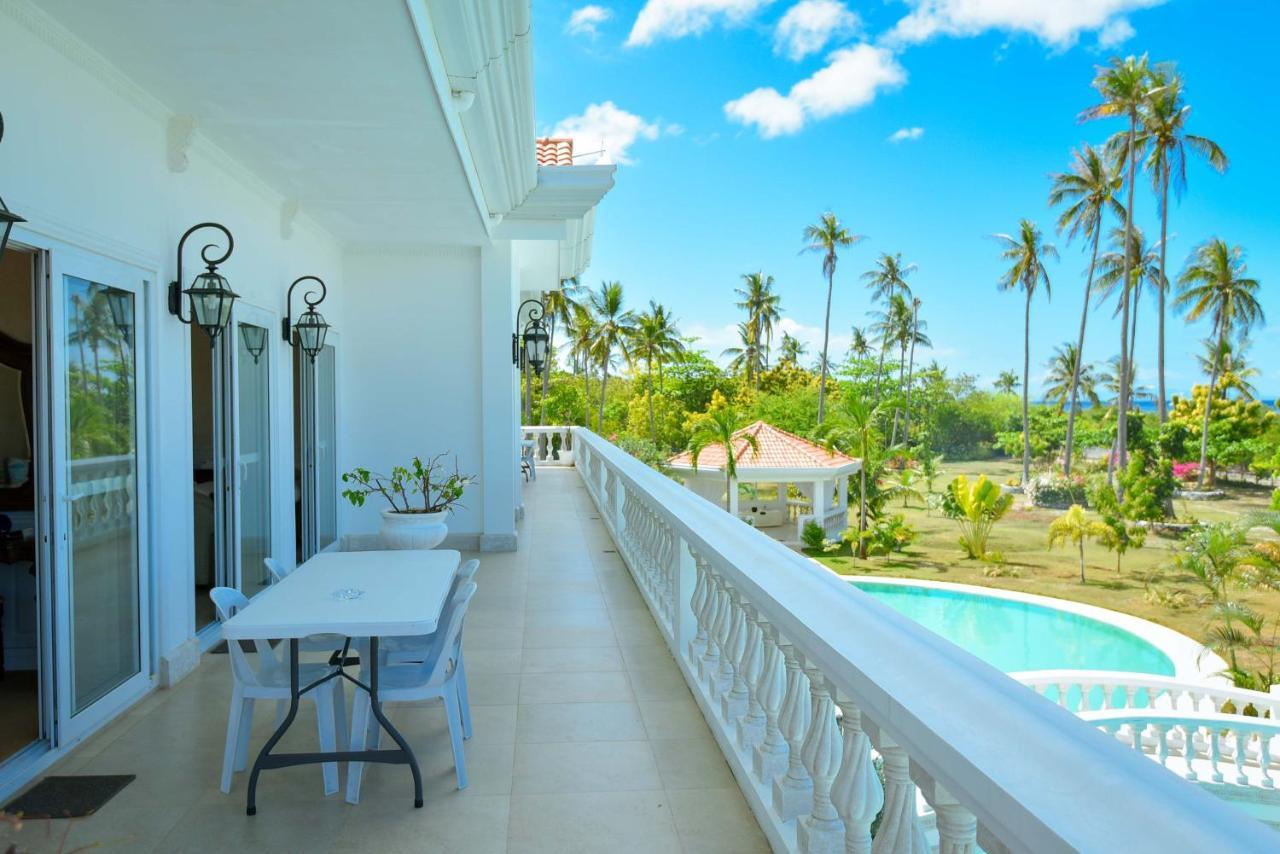 Отель Casablanca By The Sea Olango Island Экстерьер фото